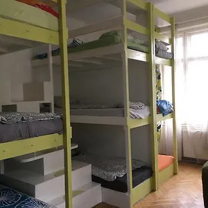 chichilli-tea-hostel.vienna-besthotels.com/
